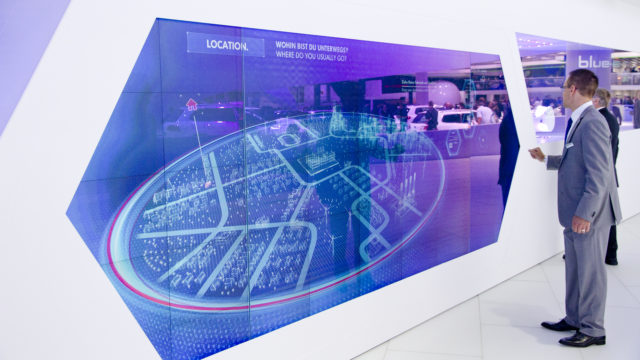 Weltpremiere: Auf der diesjährigen IAA in Frankfurt zeigte Volkswagen eine 30m breite Touchscreen-Installation, die “Innovation Wall”. Realisiert wurde diese Installation in enger Zusammenarbeit und im Auftrag der VOLKE Kommunikations-Design GmbH...